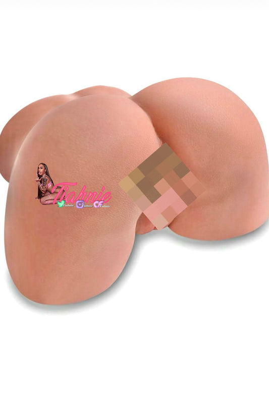 Tiahnie’s half body clone